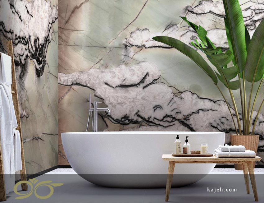 استفاده از کاغذ دیواری بسیار زیبا و هماهنگ با نمای داخلی حمام