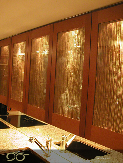 پوشش دیوار با شیشه های رنگی فوتولمینیت