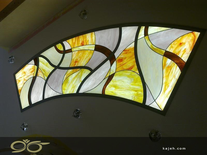نورگیر شیشه ای تزئینی ( استیند گلس- تیفانی) سقف کاذب در منزل شخصی