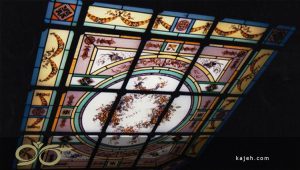 طرح و نقشی پیچیده و زیبا در سقف کاذب شیشه ای