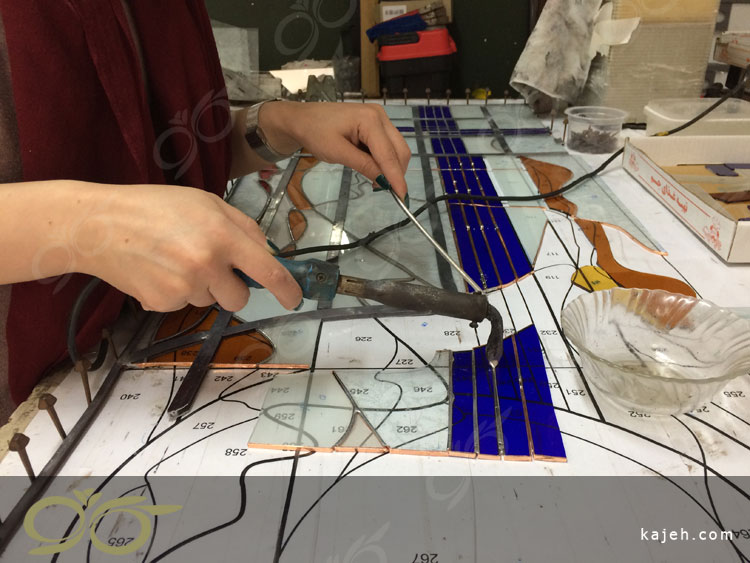 ساخت شیشه های تیفانی با طرح انتزاعی